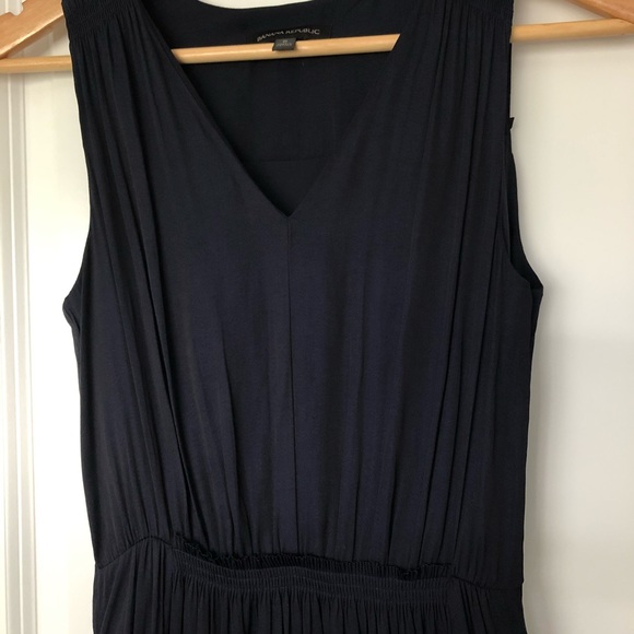 Banana Republic | Midi Dress - Picture 2 of 14